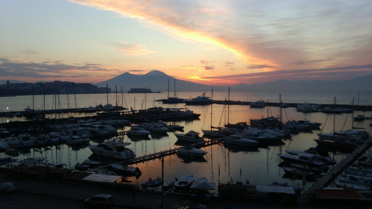 50 Suite Guesthouse Napoli Eksteriør bilde