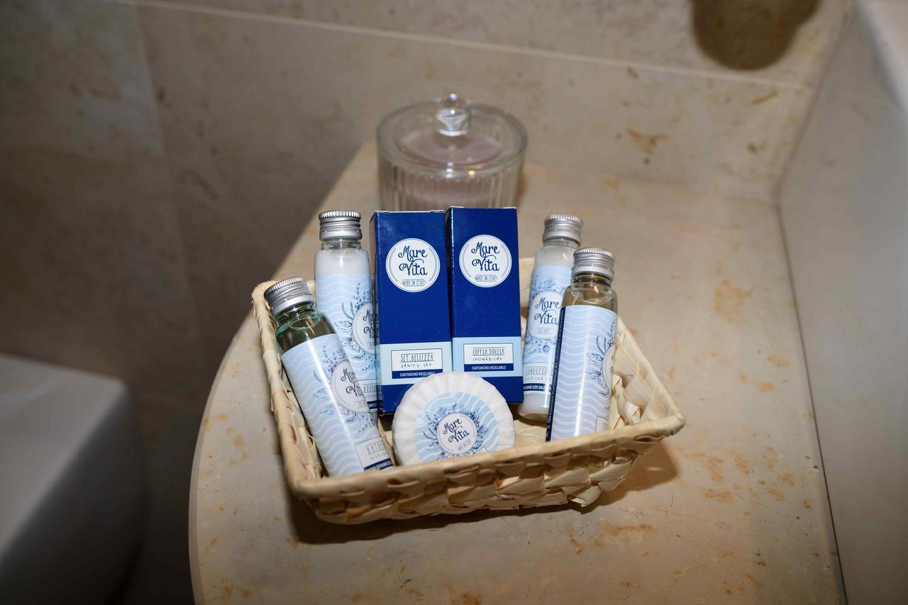 50 Suite Guesthouse Napoli Eksteriør bilde